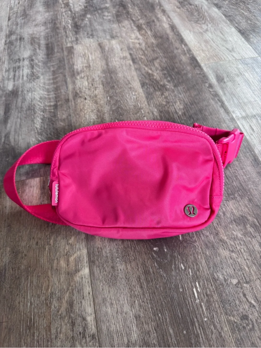 Like new! lululemon Everywhere Belt Bag 1L - Glaze Pink or Lip Gloss